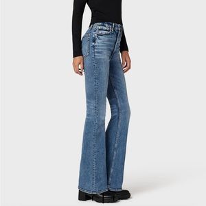 Casey flare in color Norwalk